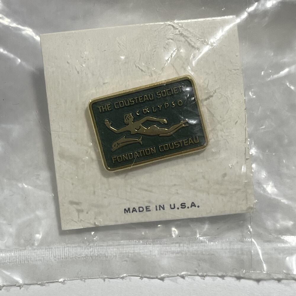 The Cousteau Society Calypso Equipe Hat Lapel Pin Tie Tack Vintage Sealed New